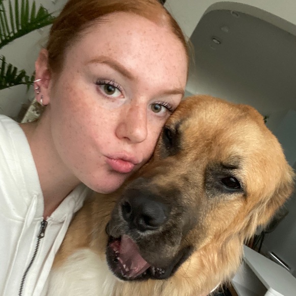 Meet your Posher, Carly - Picture 6 of 7